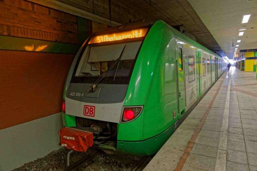 BR 422 S Bahn Rhein Ruhr Außenansicht grün