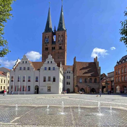 Stendal Marktplatz Rathaus Marienkirche